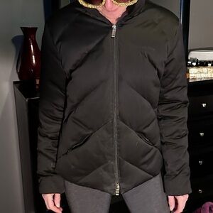 bebe Black Puffer Jacket Quilted “V” Pattern looks GREAT! Like new Sz L (Like M)